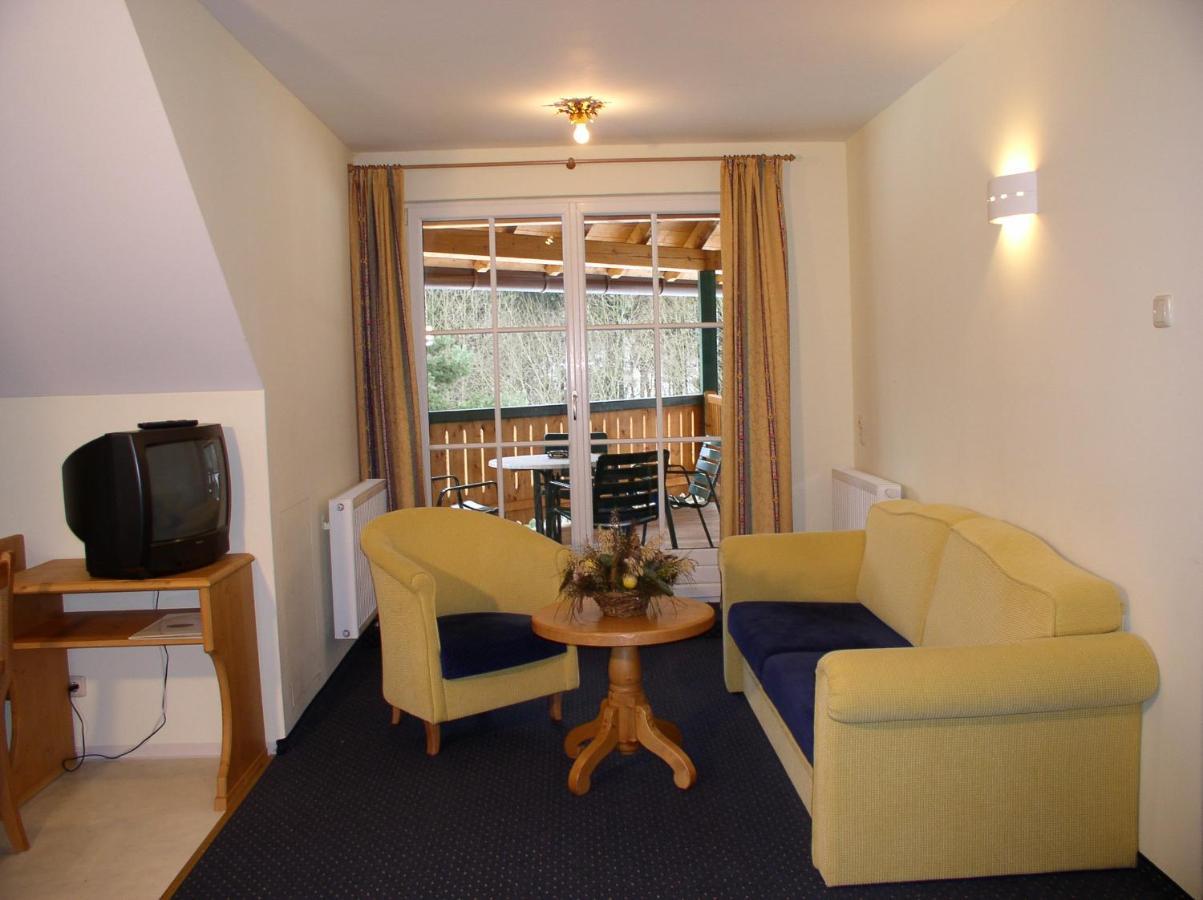 Appartements Im Forsthaus ชตรอเบิล ภายนอก รูปภาพ